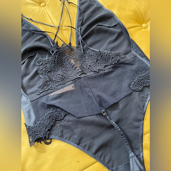 NWT Victoria’s Secret dragon navy bodysuit thong halter size small - Picture 5 of 5